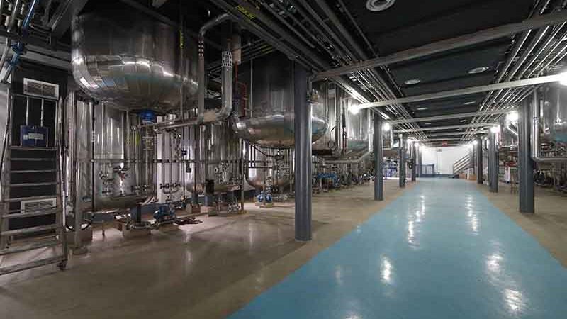 实验室蒸馏塔材质选择：关键因素与标准解析**